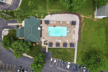 Penthouse Living In The Heart Of The State Park,,2 star