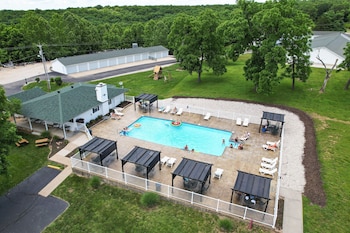 Penthouse Living In The Heart Of The State Park,,2 star