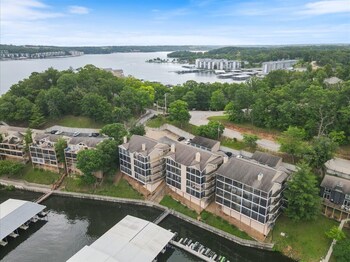 lakefront 1st floor condo screened patio pools and courts