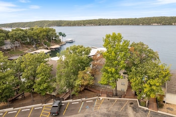 poolside condo with amazing lake views and design