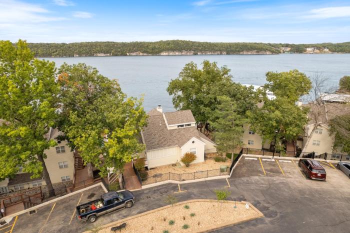 poolside condo with amazing lake views and design