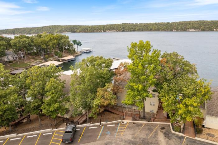 poolside condo with amazing lake views and design