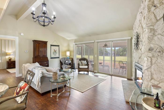 perfect resort retreat close to everything