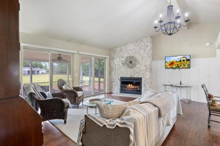 perfect resort retreat close to everything