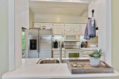 perfect resort retreat close to everything