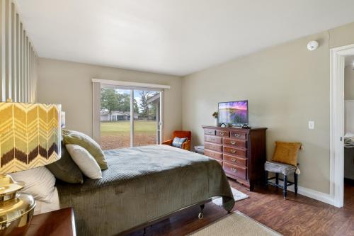 perfect resort retreat close to everything