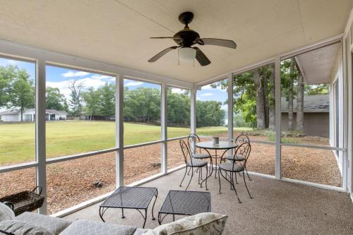perfect resort retreat close to everything