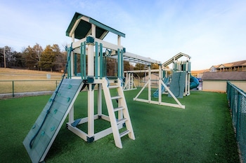 Family-Friendly, Fishing, & Fun W/ 2 Pools, Views, Boat Slip & Launch,,2 star