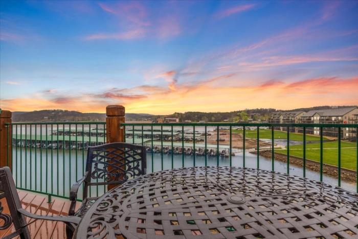 family friendly fishing and fun w 2 pools views boat slip and launch
