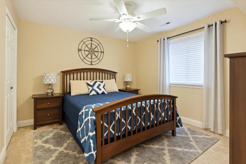 family friendly fishing and fun w 2 pools views boat slip and launch