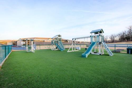 family friendly fishing and fun w 2 pools views boat slip and launch