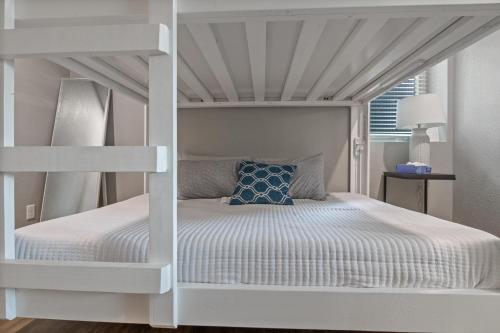 our cove retreat perfect for wave free swimming tanning and prime location fun