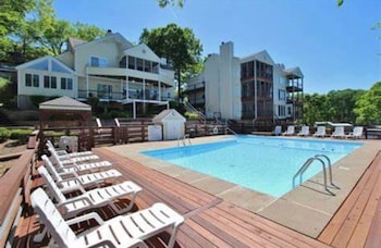 dream condo with perfect location for all the fun