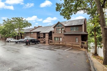 spacious pet friendly lakeview condo w boat slip and pools