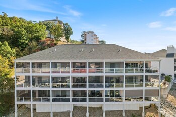 family friendly condo w 2 pools and updated deck on the 14mm