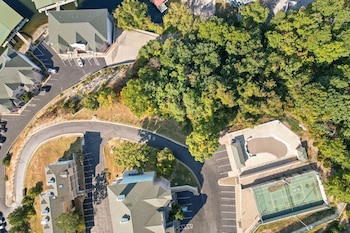 family friendly condo w 2 pools and updated deck on the 14mm