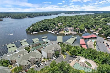 family friendly condo w 2 pools and updated deck on the 14mm