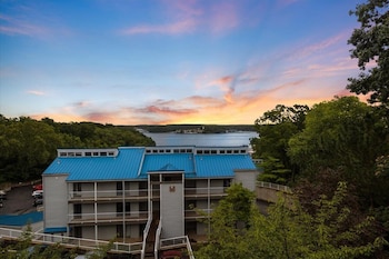 cozy pet friendly condo w pool