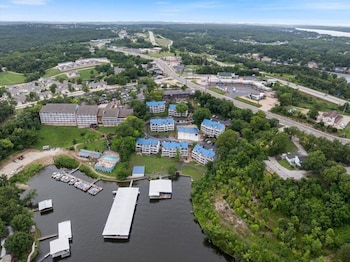 cozy pet friendly condo w pool