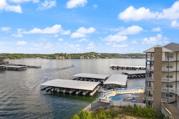 Serene Lake View And Easy Access To Local Delights,,2 star