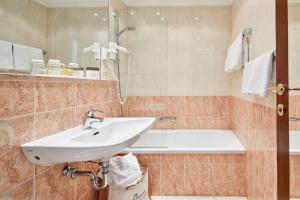 grand hotel zell am see