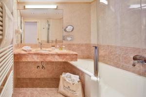 grand hotel zell am see