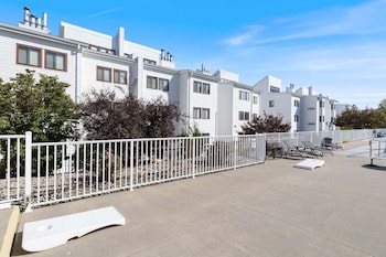 pet friendly condo at mm 19 w boat slip and lake views