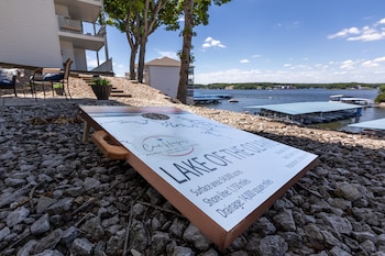 pet friendly condo at mm 19 w boat slip and lake views