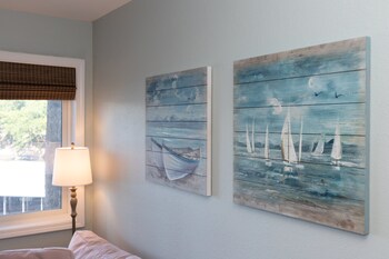 Pet-Friendly Condo At Mm-19 W/ Boat Slip & Lake Views,,2 star