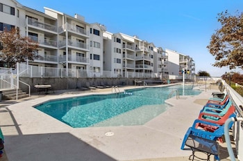 Pet-Friendly Condo At Mm-19 W/ Boat Slip & Lake Views,,2 star