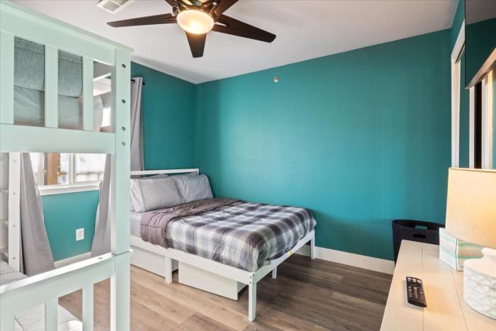 lakeview condo w 2 pools and beach family fun awaits at 21mm