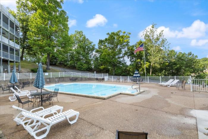 lakeview condo w 2 pools and beach family fun awaits at 21mm
