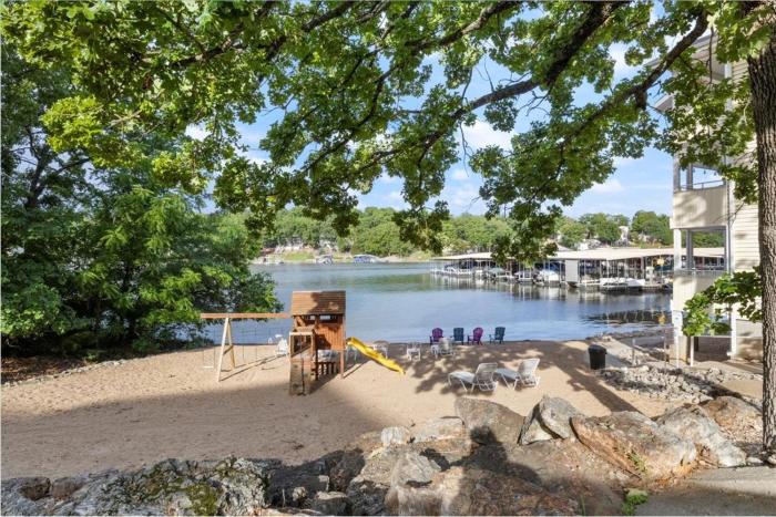 lakeview condo w 2 pools and beach family fun awaits at 21mm