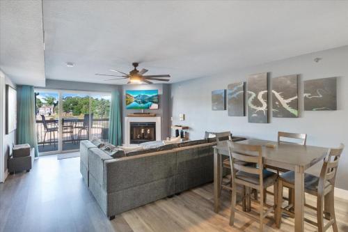 lakeview condo w 2 pools and beach family fun awaits at 21mm
