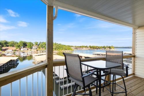 lakeview condo w 2 pools and beach family fun awaits at 21mm