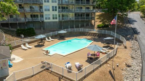 lakeview condo w 2 pools and beach family fun awaits at 21mm