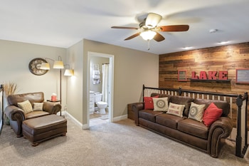 Beautiful Cove Views & Plenty Relaxing Spaces,,2 star