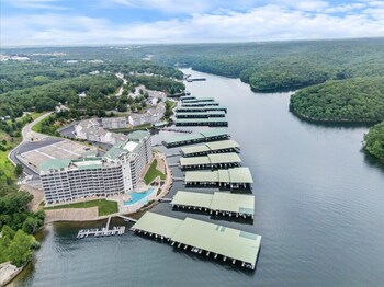 modern decor views grill workstation boat 2 pwc slips and resort style amenities