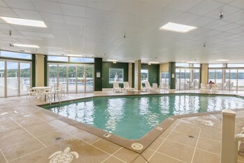 Modern Decor, Views, Grill, Workstation, Boat + 2 Pwc Slips & Resort-Style Amenities,,2 star