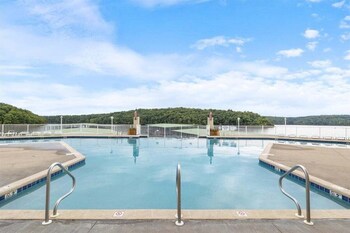 modern decor views grill workstation boat 2 pwc slips and resort style amenities