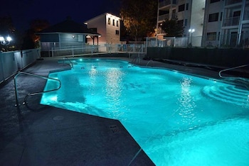 3 Bedroom Osage Beach Condo W/ Pool & Main Channel Views,,2 star