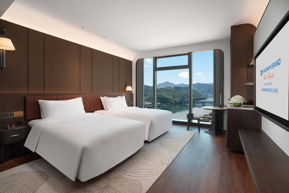 wyndham grand plaza royale milky way jiande