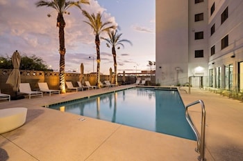 Astral Desert Retreats,,3 star