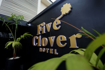 five clover hotel ilupeju