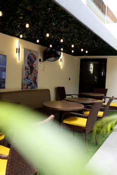 five clover hotel ilupeju
