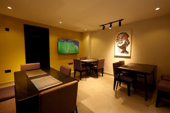 five clover hotel ilupeju