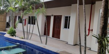 birdwatchers poolside hotel panglao
