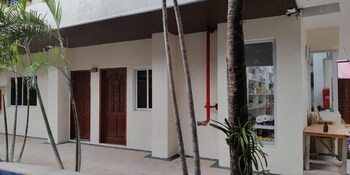 birdwatchers poolside hotel panglao