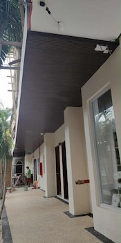 birdwatchers poolside hotel panglao