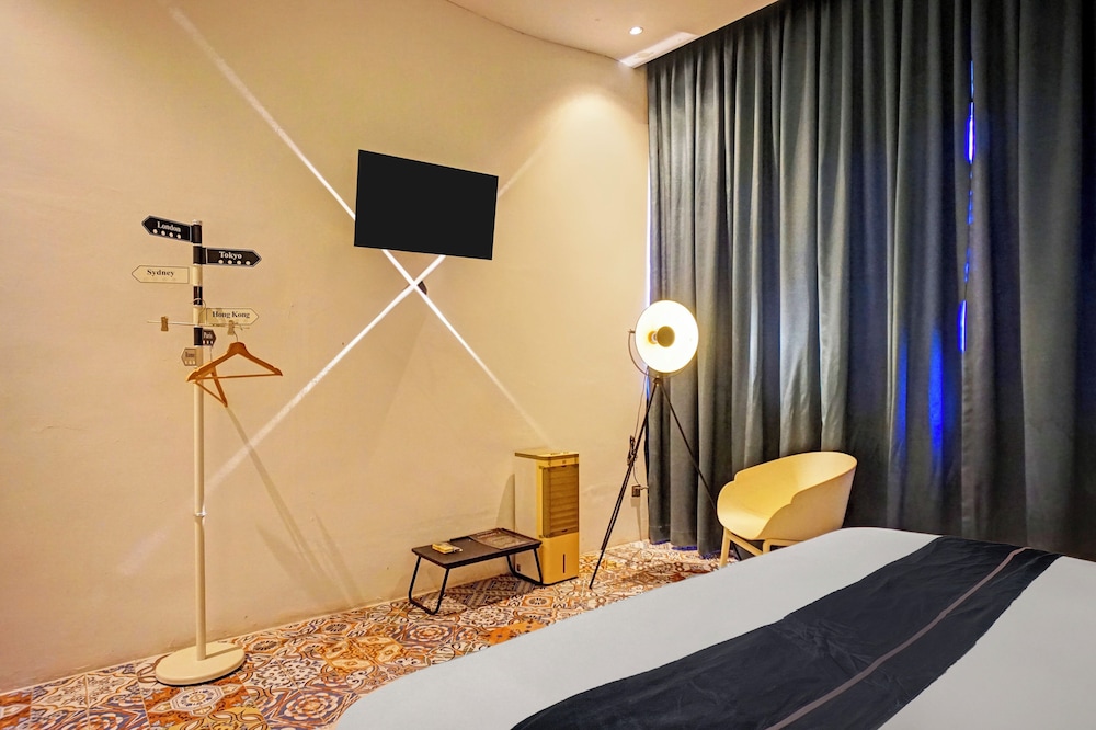 hotel o near ringroad city walk xxi formerly mitrotel medan